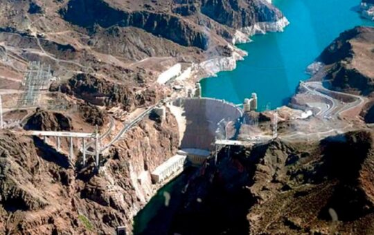 EL PELIGROSO JUEGO DE ADMINISTRAR ESPERANZAS SIN RESPALDO PRESUPUESTAL – RCR Peru