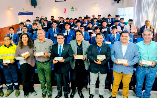 PROGRAMA GESTORES DEL DESARROLLO LOGRA QUE EL 35% DE SUS BECARIOS SE INSERTE AL MERCADO LABORAL Y BENEFICIÓ A 680 ESTUDIANTES AL CIERRE DEL 2025 – RCR Peru