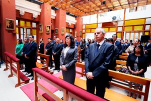 ORO ILEGAL MOVILIZA US$ 12,000 MILLONES Y TIENE PODER PARA FINANCIAR DIEZ CAMPAÑAS ELECTORALES – RCR Peru