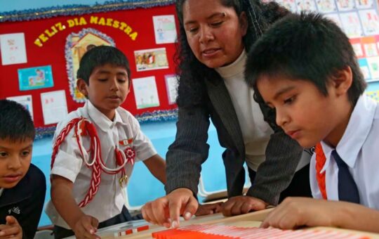 CANDIDATO A DIPUTADO DIEGO LA ROSA APUESTA POR LA EDUCACIÓN COMO BASE DE SU GESTIÓN POR PRIMERO LA GENTE – RCR Peru