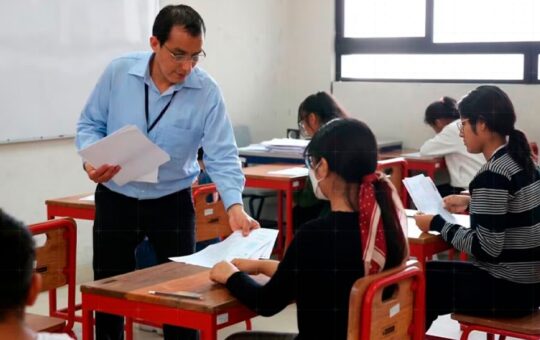 CANDIDATA AL SENADO ROSANA REINOSO PLANTEA JUSTICIA PARA LA EDUCACIÓN PÚBLICA Y REIVINDICACIÓN DE LOS DERECHOS DEL MAGISTERIO – RCR Peru