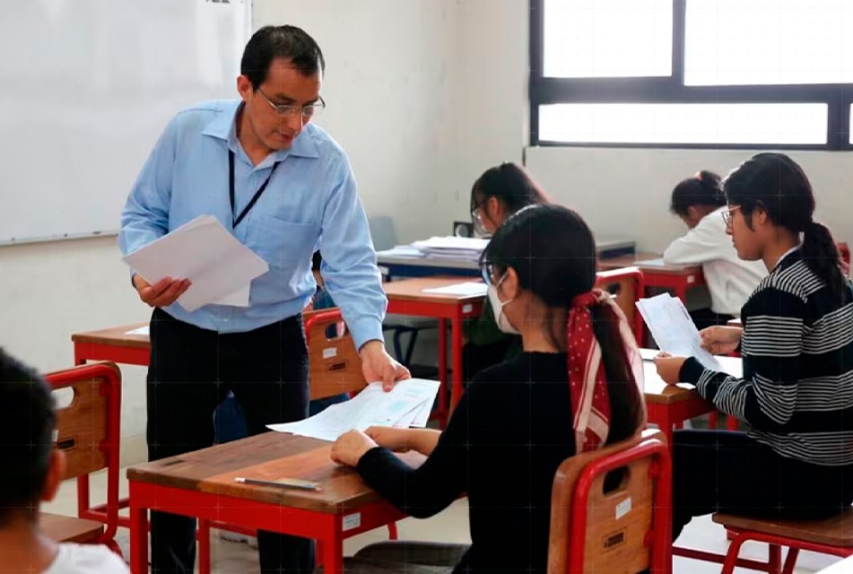 CANDIDATA AL SENADO ROSANA REINOSO PLANTEA JUSTICIA PARA LA EDUCACIÓN PÚBLICA Y REIVINDICACIÓN DE LOS DERECHOS DEL MAGISTERIO – RCR Peru