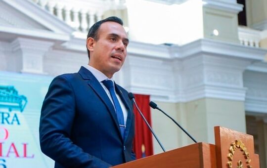 “ANTES DE VACAR A JERÍ, URGE UNA RECOMPOSICIÓN TOTAL DE LA MESA DIRECTIVA” – RCR Peru