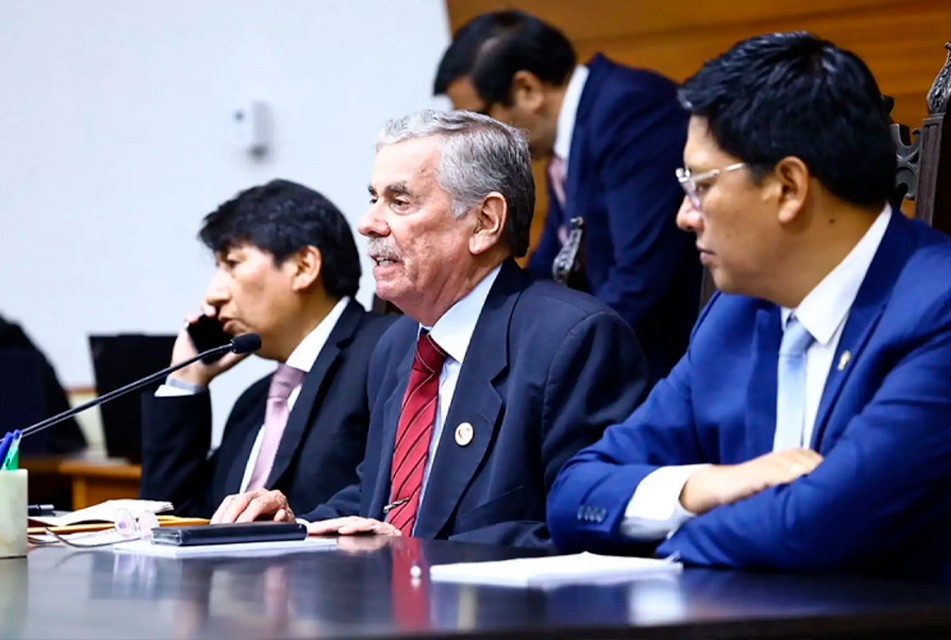 PLENO DEL CONGRESO APRUEBA ADMITIR A DEBATE SEGUNDA MOCIÓN DE CENSURA CONTRA JOSÉ JERÍ – RCR Peru