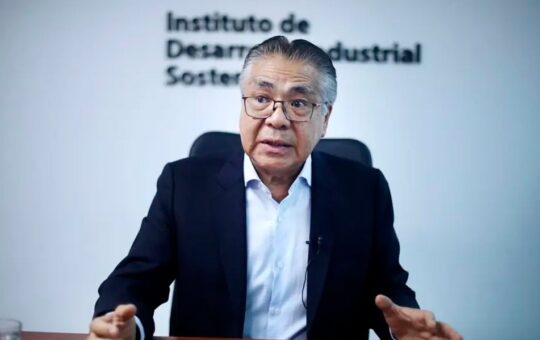 SALAZAR NISHI ADVIERTE QUE UN CAMBIO DE GABINETE PROFUNDIZARÍA LA INESTABILIDAD POLÍTICA – RCR Peru