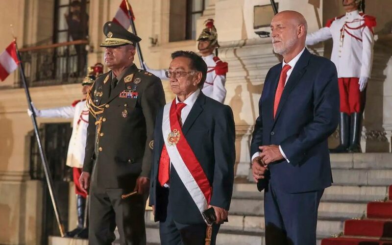 ES DEBER DEL GOBIERNO DE TRANSICIÓN GARANTIZAR LA GOBERNABILIDAD, ESTABILIDAD JURÍDICA Y PROCESO ELECTORAL TRANSPARENTE – RCR Peru