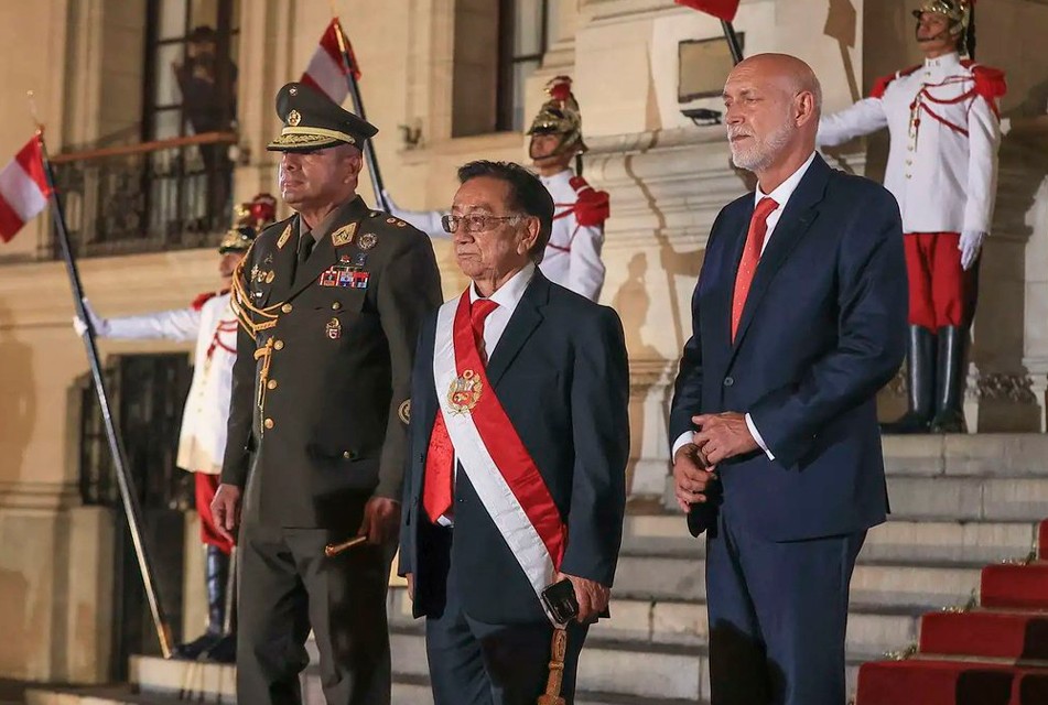 ES DEBER DEL GOBIERNO DE TRANSICIÓN GARANTIZAR LA GOBERNABILIDAD, ESTABILIDAD JURÍDICA Y PROCESO ELECTORAL TRANSPARENTE – RCR Peru