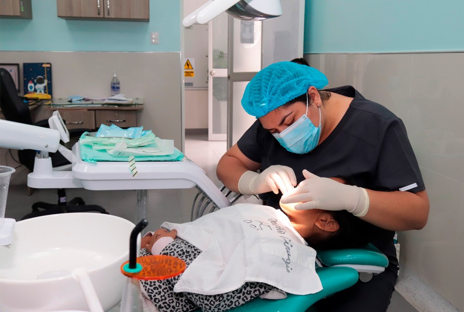 EL CUIDADO DE LA HIGIENE DENTAL MEJORA LA CALIDAD DE VIDA DE LOS PERSONAS CON CONDICIONES NEURODIVERSAS – RCR Peru