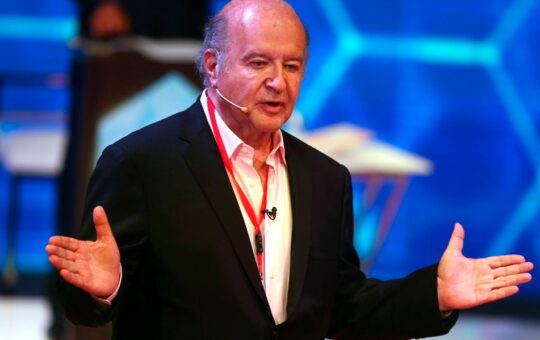“HERNANDO DE SOTO SE ALUCINA EL MESÍAS PERO PODRÍA RENUNCIAR A LA PCM DENTRO DE UN MES”, AFIRMA ANALISTA JULIO FAILOC – RCR Peru