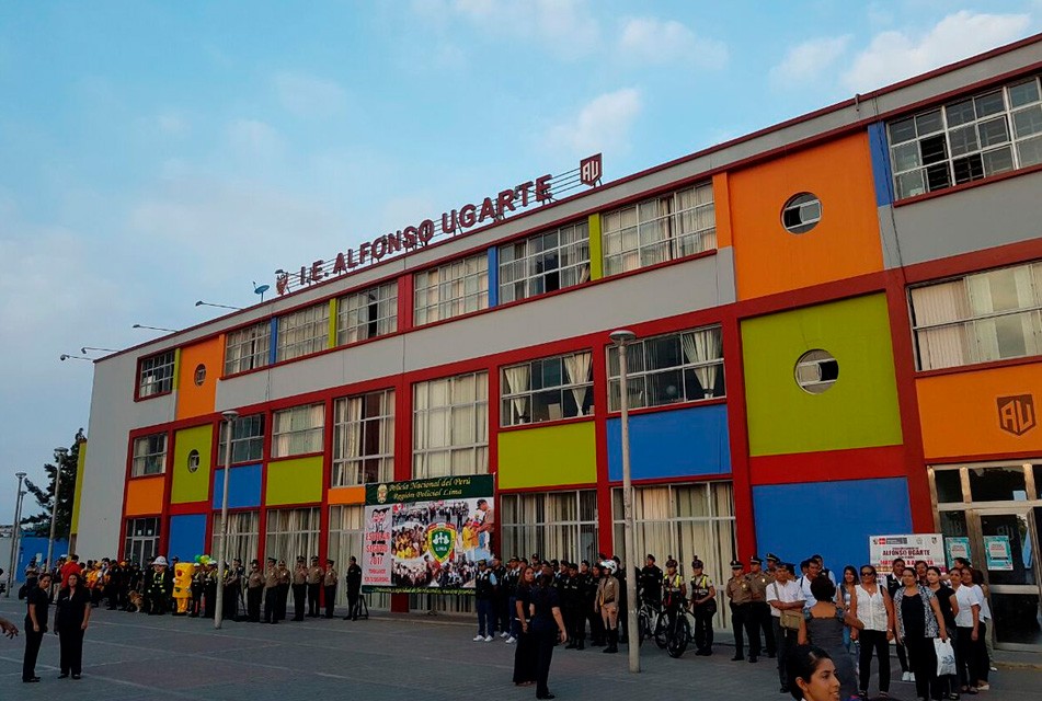 INSTITUCIÓN EDUCATIVA EMBLEMÁTICA ALFONSO UGARTE BRINDA EDUCACIÓN DE CALIDAD A SUS ALUMNOS – RCR Peru