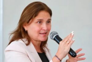 «NO SOLO HAY QUE PERSEGUIR LA DRAGA, SINO EL COMBUSTIBLE QUE ALIMENTA LA MINERÍA ILEGAL»AFIRMA CANDIDATA PRESIDENCIAL MARISOL PEREZ TELLO – RCR Peru