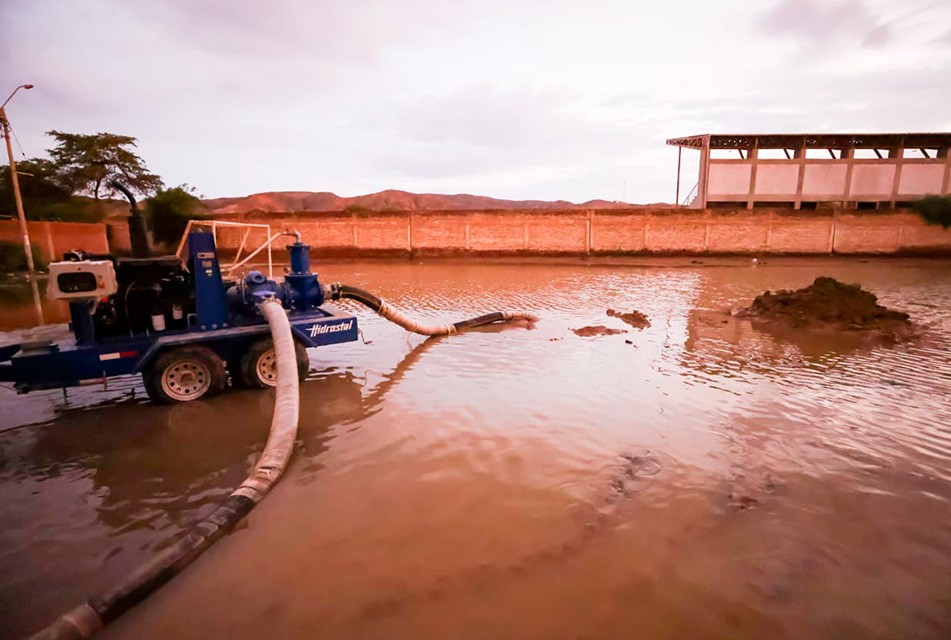 ¡ACCIONES EN PIURA! VIVIENDA ENTREGA 25 MOTOBOMBAS PARA PREVENIR INUNDACIONES Y PROTEGER A MILES DE FAMILIA – RCR Peru