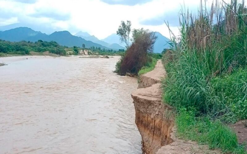 LLUVIAS DAÑAN VÍAS EN OYOTÚN Y AGRICULTORES ALERTAS POR CRECIDA DE RÍO NANCHOC – RCR Peru