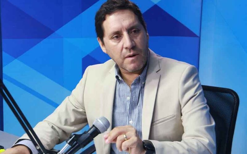 JORGE PAREDES TERRY PROPONE “UN PEQUEÑO BUKELE” EN TRUJILLO Y ACUSA A CÉSAR ACUÑA DE ENQUISTAR LA CORRUPCIÓN EN LA LIBERTAD – RCR Peru