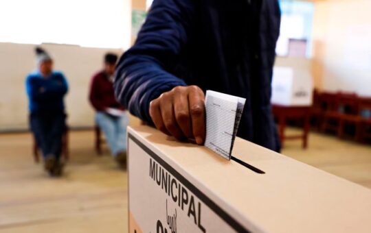 “PERUANOS TIENEN RESPONSABILIDAD DE VOTAR ESTE 12 DE ABRIL POR CANDIDATOS DECENTES O POR CANDIDATOS DEL PACTO MAFIOSO” – RCR Peru