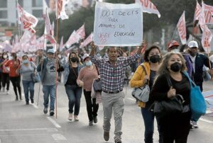 MAESTROS Y AUXILIARES SALDRÁN A LAS CALLES SI EXISTE UNA AMENAZA A LEY QUE AUTORIZA PAGO DEL 100 % DE CTS – RCR Peru