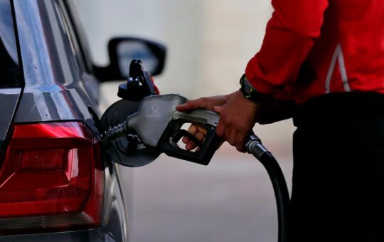 GOBIERNO DEBE APLICAR SUBSIDIOS FOCALIZADOS AL CONSUMO DE LA GASOLINA A TRAVÉS DEL FONDO DE ESTABILIZACIÓN – RCR Peru