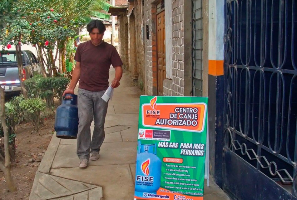 AUMENTAN VALE FISE PARA GAS Y FIJAN COMPENSACIÓN PARA TAXISTAS DE AUTOS CONVERTIDOS A GNV – RCR Peru