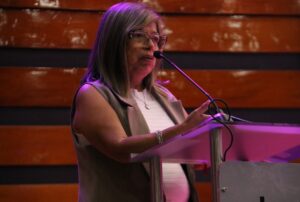 «LA LUCHA POR LA IGUALDAD DE LAS MUJERES DEBE FORTALECERSE DESDE LAS AULAS» – RCR Peru