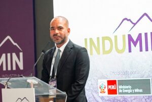 UNIVERSIDADES, ESTADO Y EMPRESAS SE REÚNEN PARA IMPULSAR PROYECTOS EN LA PEQUEÑA MINERÍA EN PERÚ – RCR Peru