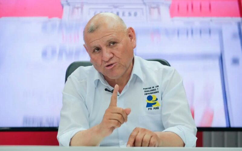 FALLECE CANDIDATO PRESIDENCIAL NAPOLEÓN BECERRA EN ACCIDENTE – RCR Peru