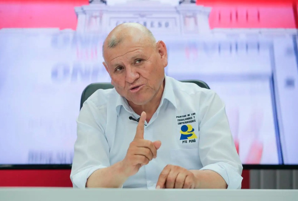 FALLECE CANDIDATO PRESIDENCIAL NAPOLEÓN BECERRA EN ACCIDENTE – RCR Peru