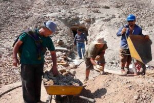 MINERÍA A PEQUEÑA ESCALA TIENE OBLIGACIÓN DE GARANTIZAR TRAZABILIDAD DEL ORO Y DE LA PLATA – RCR Peru