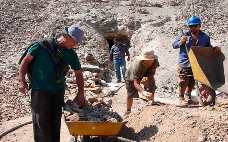 MINERÍA A PEQUEÑA ESCALA TIENE OBLIGACIÓN DE GARANTIZAR TRAZABILIDAD DEL ORO Y DE LA PLATA – RCR Peru