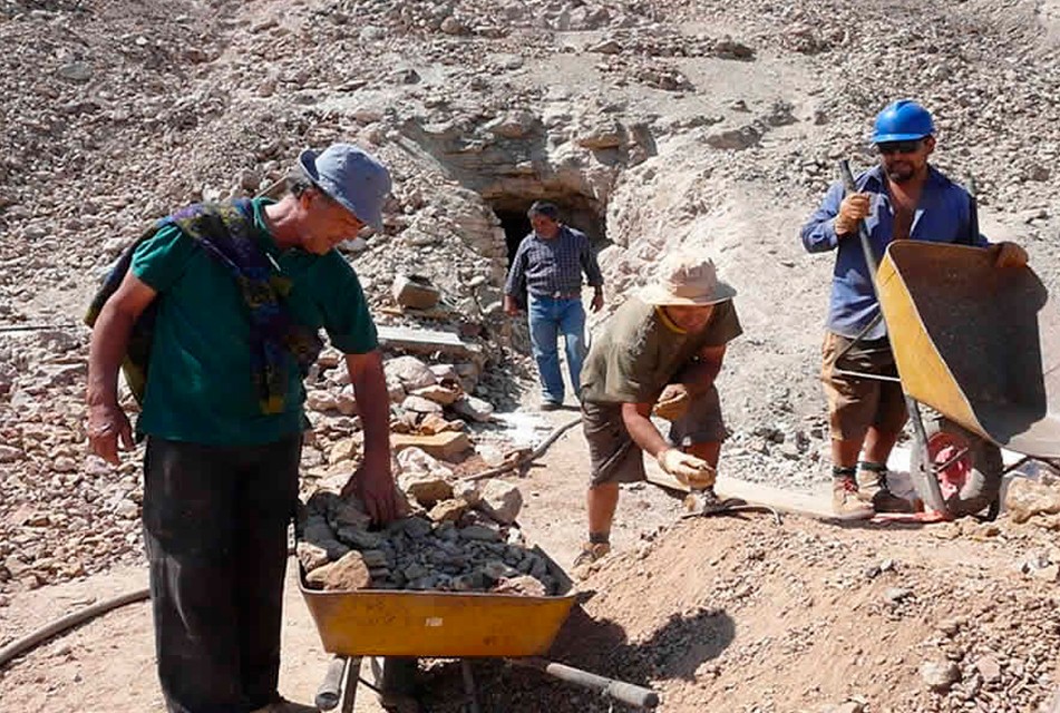 MINERÍA A PEQUEÑA ESCALA TIENE OBLIGACIÓN DE GARANTIZAR TRAZABILIDAD DEL ORO Y DE LA PLATA – RCR Peru
