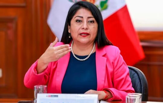 RENUNCIA DENISSE MIRALLES A UN DÍA DE SOLICITAR EL VOTO DE CONFIANZA – RCR Peru