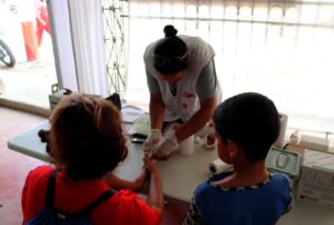 CANDIDATA CARMEN ROSA VILLALOBOS ADVIERTE CRISIS SANITARIA Y FALTA DE MÉDICOS EN ZONA DE FRONTERA – RCR Peru