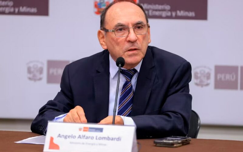 MINISTRO DE ENERGÍA Y MINAS NIEGA DENUNCIA DE AGRESIÓN Y ACUSA «INTERESES ECONÓMICOS» DE SU EXPAREJA – RCR Peru