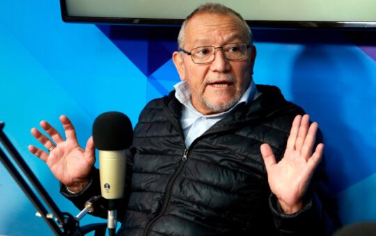 EL NUEVO SENADO DEBE QUEDAR EN “MANOS DE LA GENTE MÁS CAPAZ”, ADVIERTE ECONOMISTA CÉSAR ZAMORA – RCR Peru