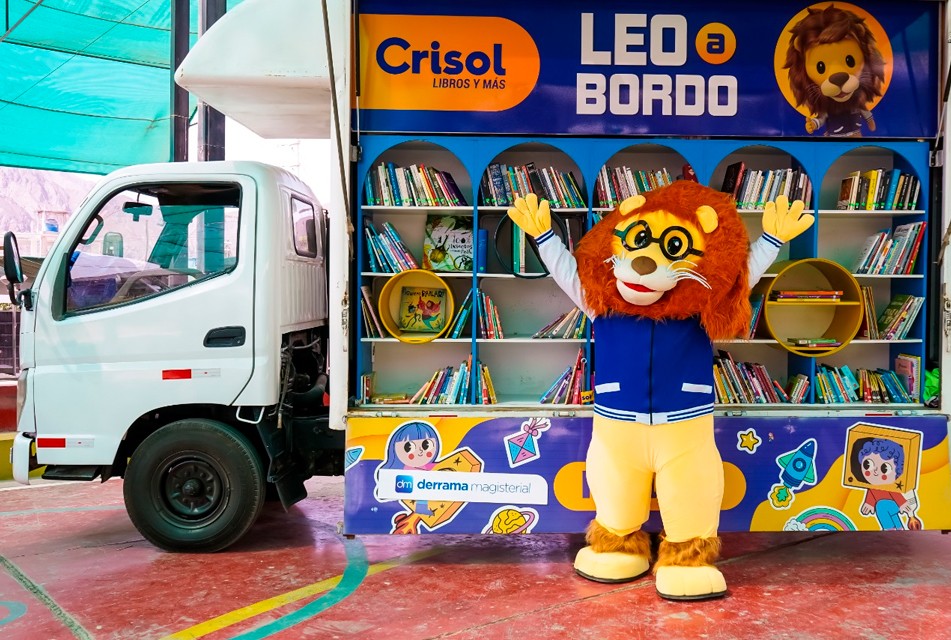 BIBLIOTECA MÓVIL LEO A BORDO EN NASCA Y AREQUIPA – RCR Peru