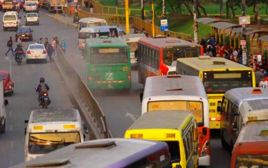 PERÚ ES EL PAÍS MÁS CONTAMINADO DE AMÉRICA Y MÁS DEL 50% DE SU PARQUE AUTOMOTOR TIENE MÁS DE 10 AÑOS – RCR Peru