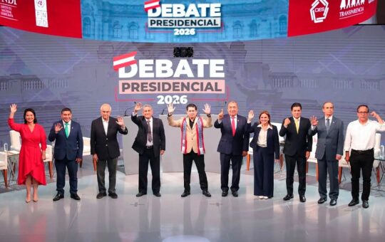 “EXCESO DE ATAQUES Y DÉFICIT DE PROPUESTAS” MARCA EL DEBATE ELECTORAL, SOSTIENE EXPREMIER ÁNTERO FLORES ARÁOZ – RCR Peru