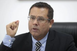 LEY QUE PROHÍBE LAS ENCUESTAS UNA SEMANA ANTE DE ELECCIONES ES UNA MEDIDA ANACRÓNICA FRENTE AL AVANCE TECNOLÓGICO – RCR Peru