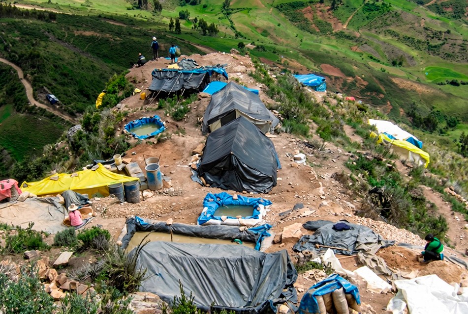 EJECUTAN OFENSIVA CONTRA LA MINERÍA ILEGAL CON DRONES DE ALTA TECNOLOGÍA Y COMANDO UNIFICADO – RCR Peru