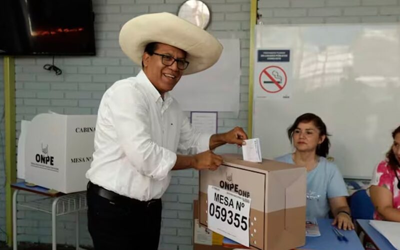 ROBERTO SÁNCHEZ REPRESENTA A “LA IZQUIERDA MÁS CÍNICA” Y POCO FIABLE, ADVIERTE ANALISTA FAUSTO SALINAS – RCR Peru