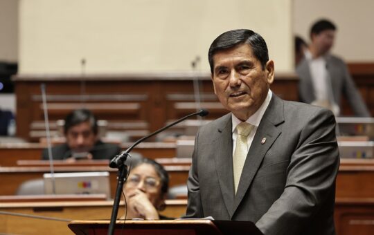 PREMIER ARROYO PRESENTA CIFRAS OPERATIVAS, PERO DEJA VACÍOS EN ESTRATEGIA CONTRA MINERÍA ILEGAL Y TRATA DE PERSONAS – RCR Peru