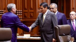 GABINETE LUIS ARROYO OBTIENE EL VOTO DE CONFIANZA CON ÉNFASIS EN SEGURIDAD Y TRANSICIÓN POLÍTICA – RCR Peru