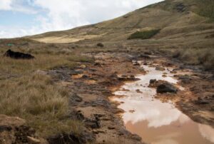 RÓMULO MUCHO ADVIERTE QUE MINERÍA ILEGAL EN CHUGUR PONE EN RIESGO LA CALIDAD DEL AGUA EN LA CUENCA DEL RÍO CHANCAY – RCR Peru