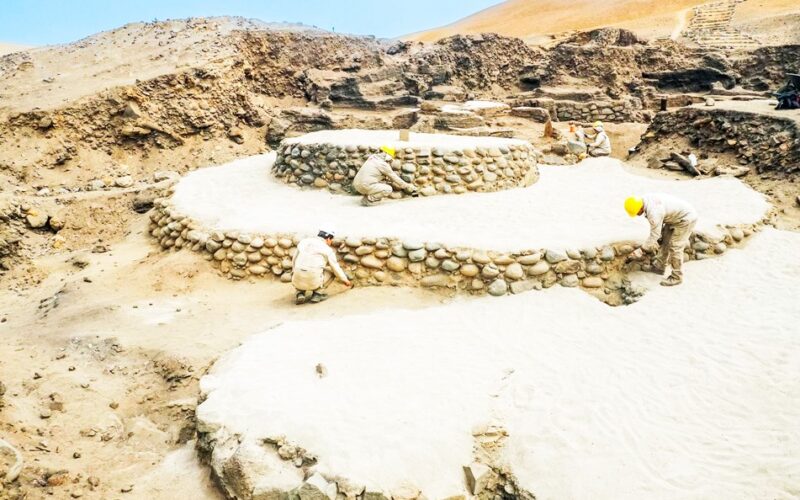 DESCUBREN OBSERVATORIO ASTRONÓMICO DE 5.000 AÑOS EN ÁSPERO, ANTIGUA CIUDAD PESQUERA, EN BARRANCA – RCR Peru