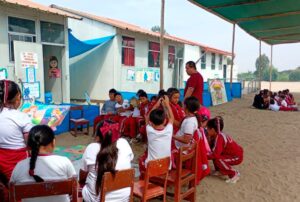 MÁS DE 150 ALUMNOS RECIBEN CLASES EN CONDICIONES CRÍTICAS EN HUAURA – RCR Peru