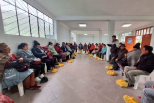 BARRIOS DE OYÓN SE BENEFICIAN CON ENTREGA DE SEMILLA PARA INSTALAR 5 HECTÁREAS DE ALFALFA – RCR Peru