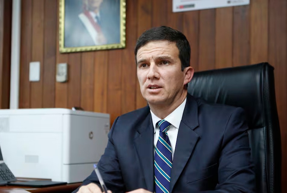 PERÚ PUEDE PERDER AUGE DEL COBRE SI NO DESTRABA PROYECTOS NI CONTROLA AVANCE DE LA MINERÍA ILEGAL, ADVIERTE EXMINISTRO INCHÁUSTEGUI – RCR Peru