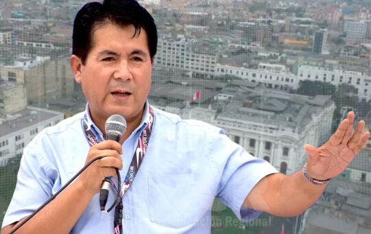 CRISIS POLÍTICA AFECTA INVERSIÓN Y AGRAVA SALARIOS E INSEGURIDAD, ADVIERTE PRESIDENTE DE LA CGTP, LUIS VILLANUEVA – RCR Peru