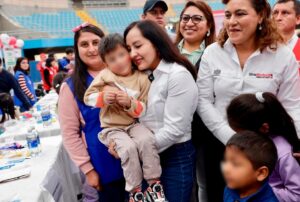 MINISTRA DE LA MUJER ENTREGA ASISTENCIA ECONÓMICA A 1575 MENORES EN ORFANDAD DE CAJAMARCA POR MÁS DE S/1 MILLÓN – RCR Peru
