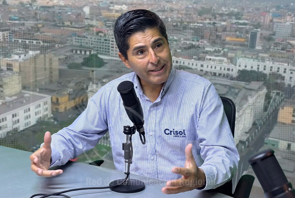 JEREMÍAS GAMBOA PARTICIPÓ EN “DIÁLOGOS CRISOL” CON MAESTROS DE DERRAMA MAGISTERIAL DE AYACUCHO – RCR Peru