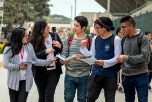 FONDO ECONÓMICO PARA BECAS EN OYÓN – RCR Peru